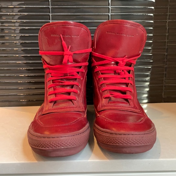 Diesel Black Gold Other - Men’s high top sneakers. Size 11 US
